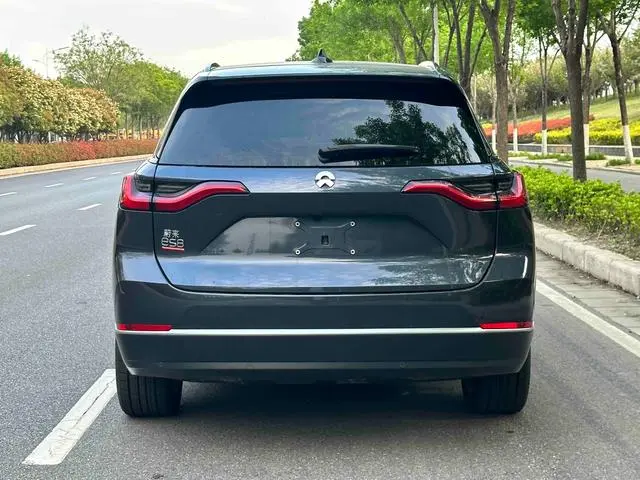 NIO NIO ES8 580KM base version six seats