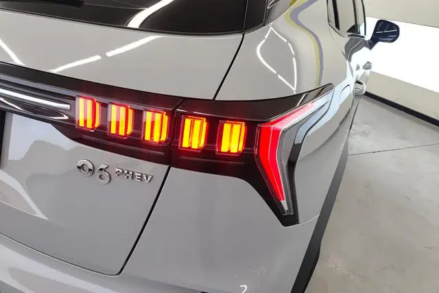 LYNK & CO Lynk & Co. 06 EM-P 84KM battery life version Pro