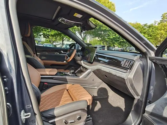 BYD Tang DM DM 2.0T four-wheel drive high-performance version of the Genesis flagship