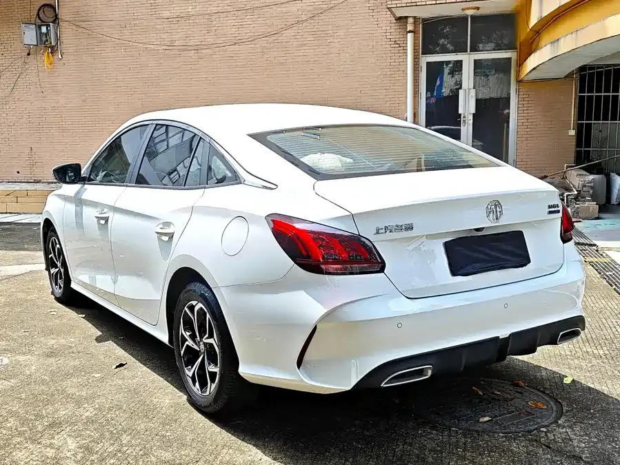 MG MG5 180DVVT CVT Youth Fashion Edition