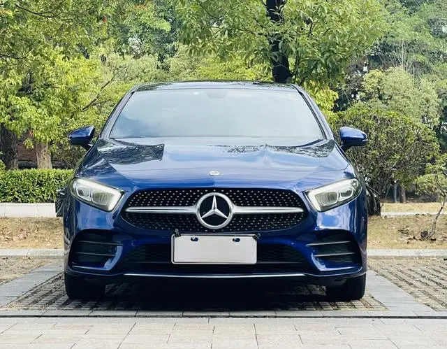 Mercedes-Benz Mercedes-Benz A-class Facelift A 200 L sports sedan fashion type