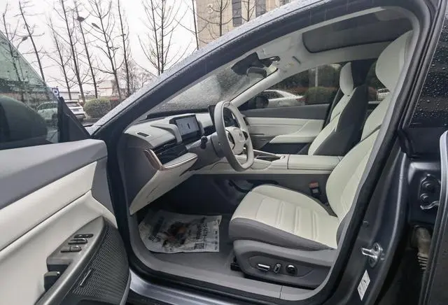 Dongfeng eπ eπ007 Pure electric 540 four-wheel drive Max version