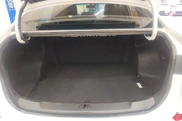 Chevrolet Cruze 320 automatic Enjoy Skylight version