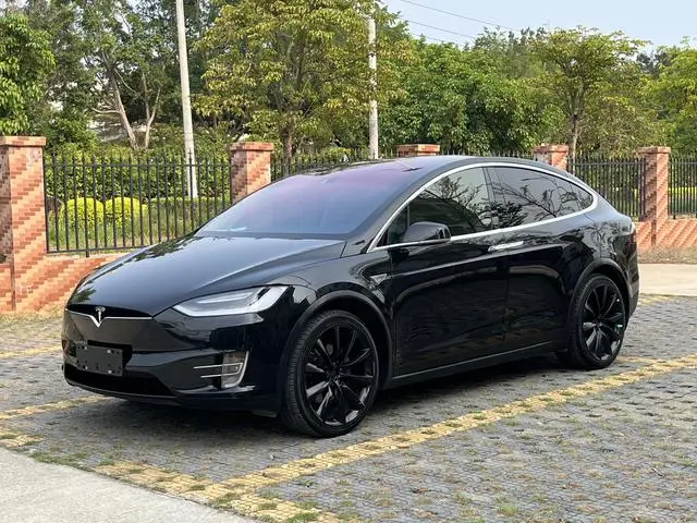 Tesla Model X 90D