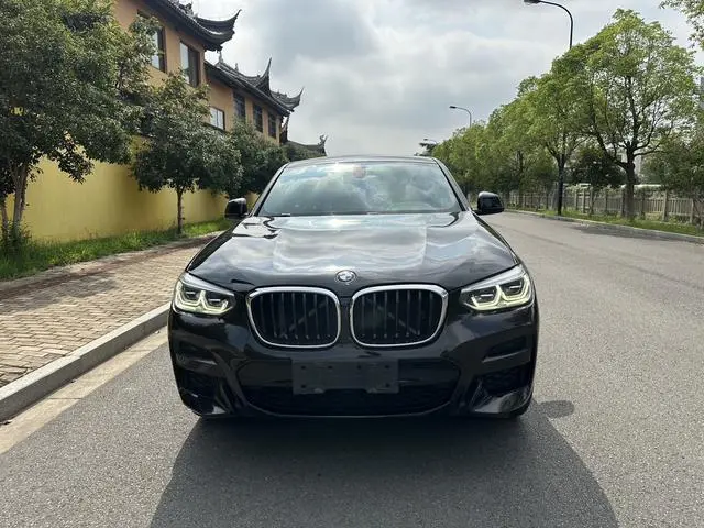 BMW BMW X4 xDrive25i Black Knight Limited Edition