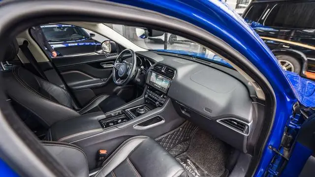 Jaguar Jaguar F-PACE 2.0T four-wheel drive Urban Exclusive Edition