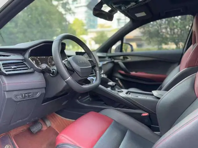 LYNK & CO Lynk 06 1.5T Jin Pro