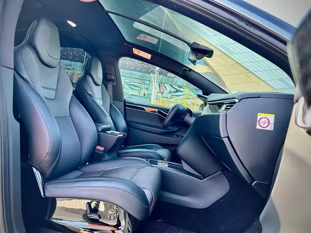 Tesla Model X 75D