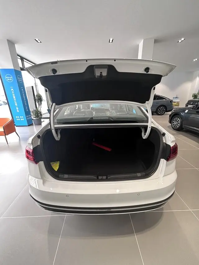Volkswagen Bora 200TSI DSG Yuexing Navigation Edition