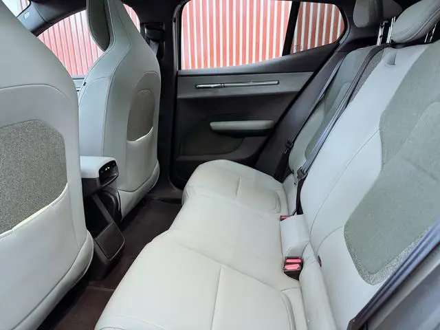 Volvo Volvo EX30 Rear drive long battery life version Ultra