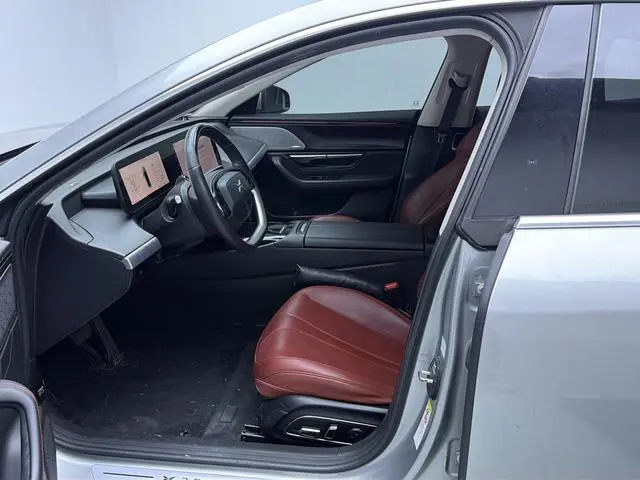 Xpeng Xiaopeng P7 670N