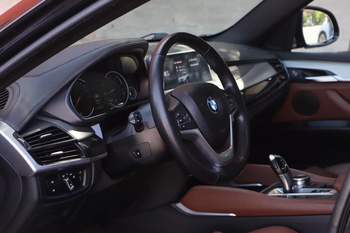 BMW BMW X6 xDrive28i M sports suit