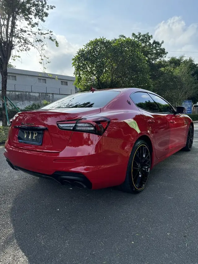Maserati Ghibli 3.0T F Tributo Tribute Special Edition