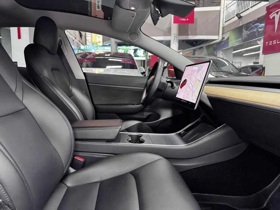 Tesla Model 3 Upgraded version of standard battery life rear drive