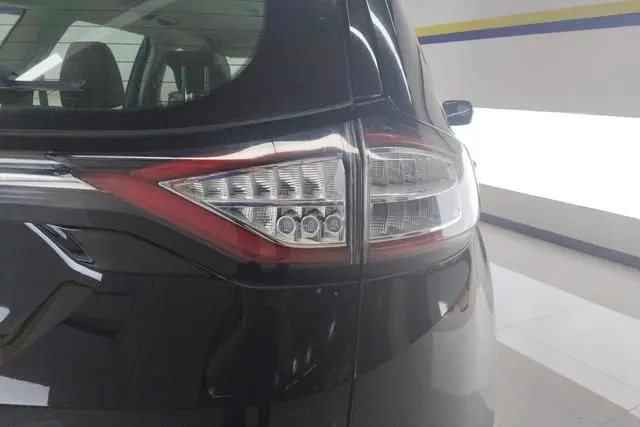 Ford Sharp World EcoBoost 245 two-wheel drive elite 5-seater country V