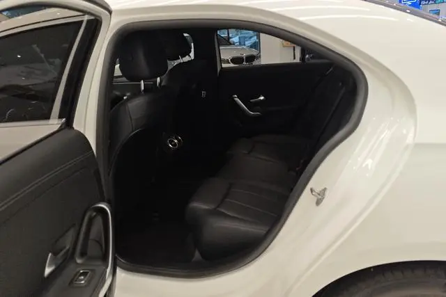 Mercedes-Benz Mercedes-Benz A-class A 180 L sports sedan