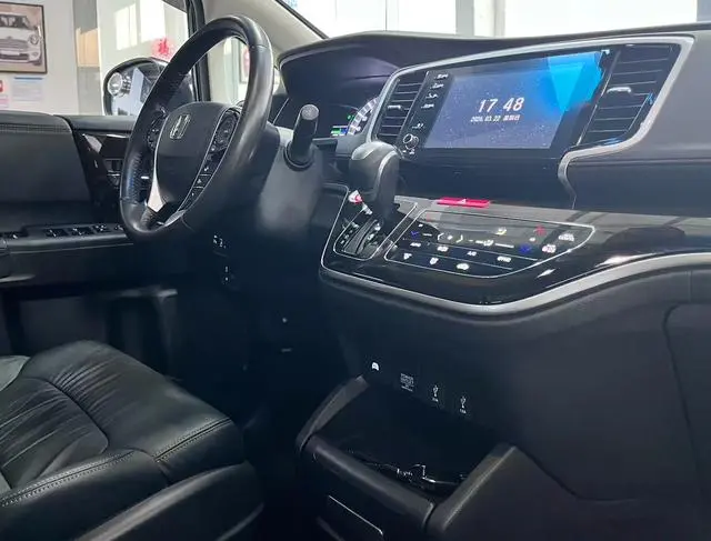 Honda Odyssey 2.0L Sharp*Exclusive Edition