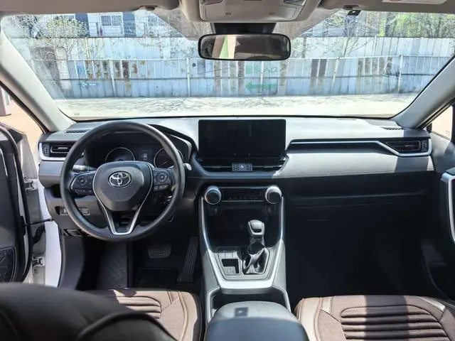 TOYOTA RAV4 Rongfang 2.0L CVT two-wheel drive urban edition