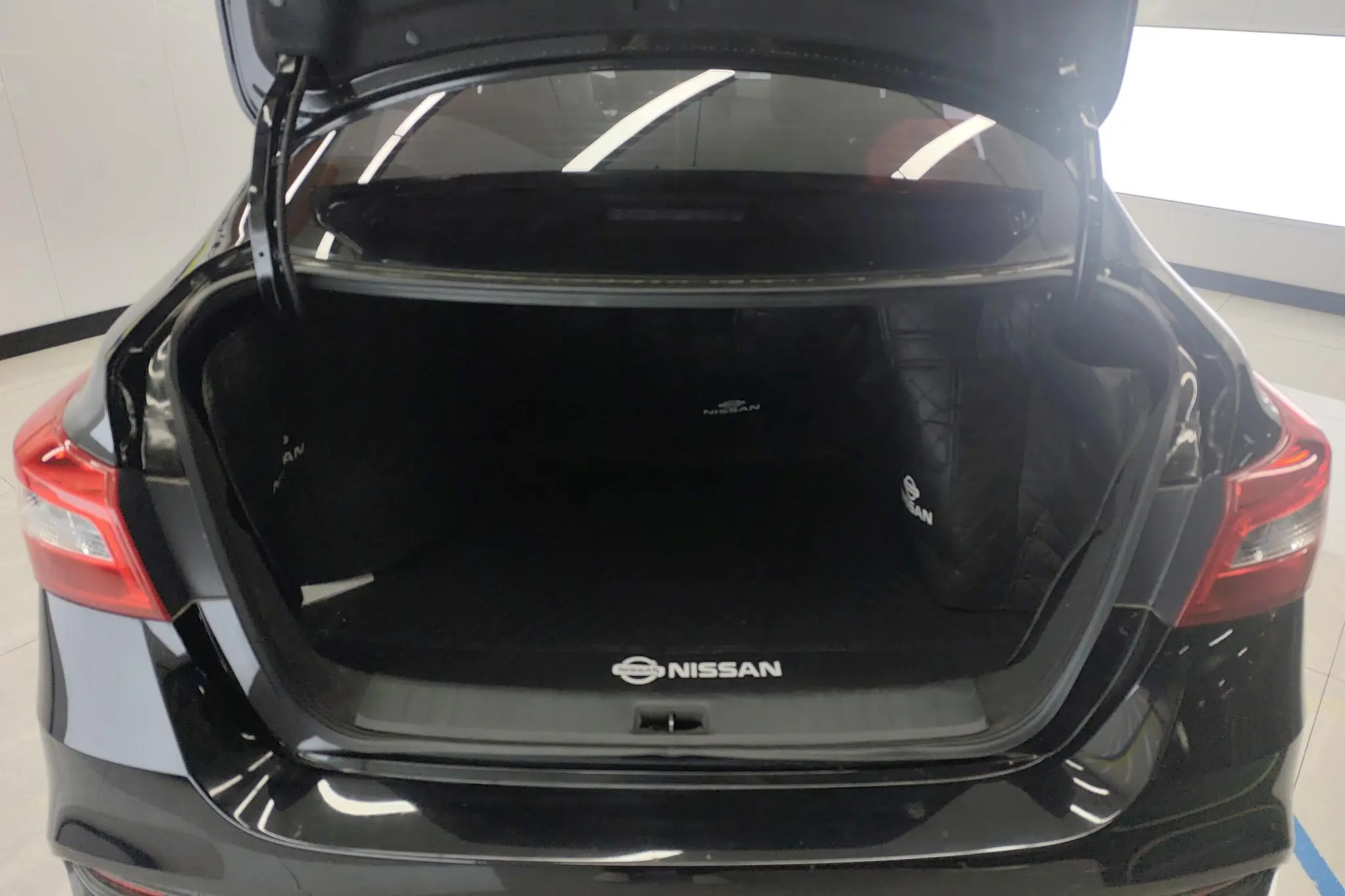 Nissan Xuan Yi Classic 1.6 XL CVT Deluxe Edition
