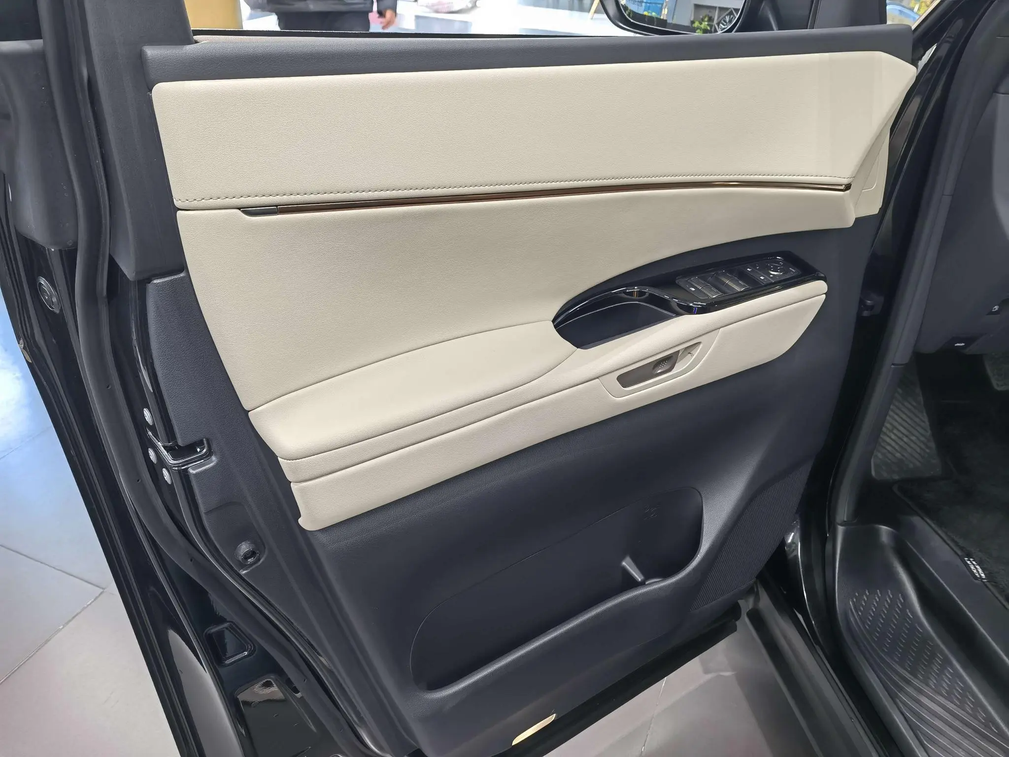 Lexus Lexus LM 500h DIRECT4 six-seater premium edition