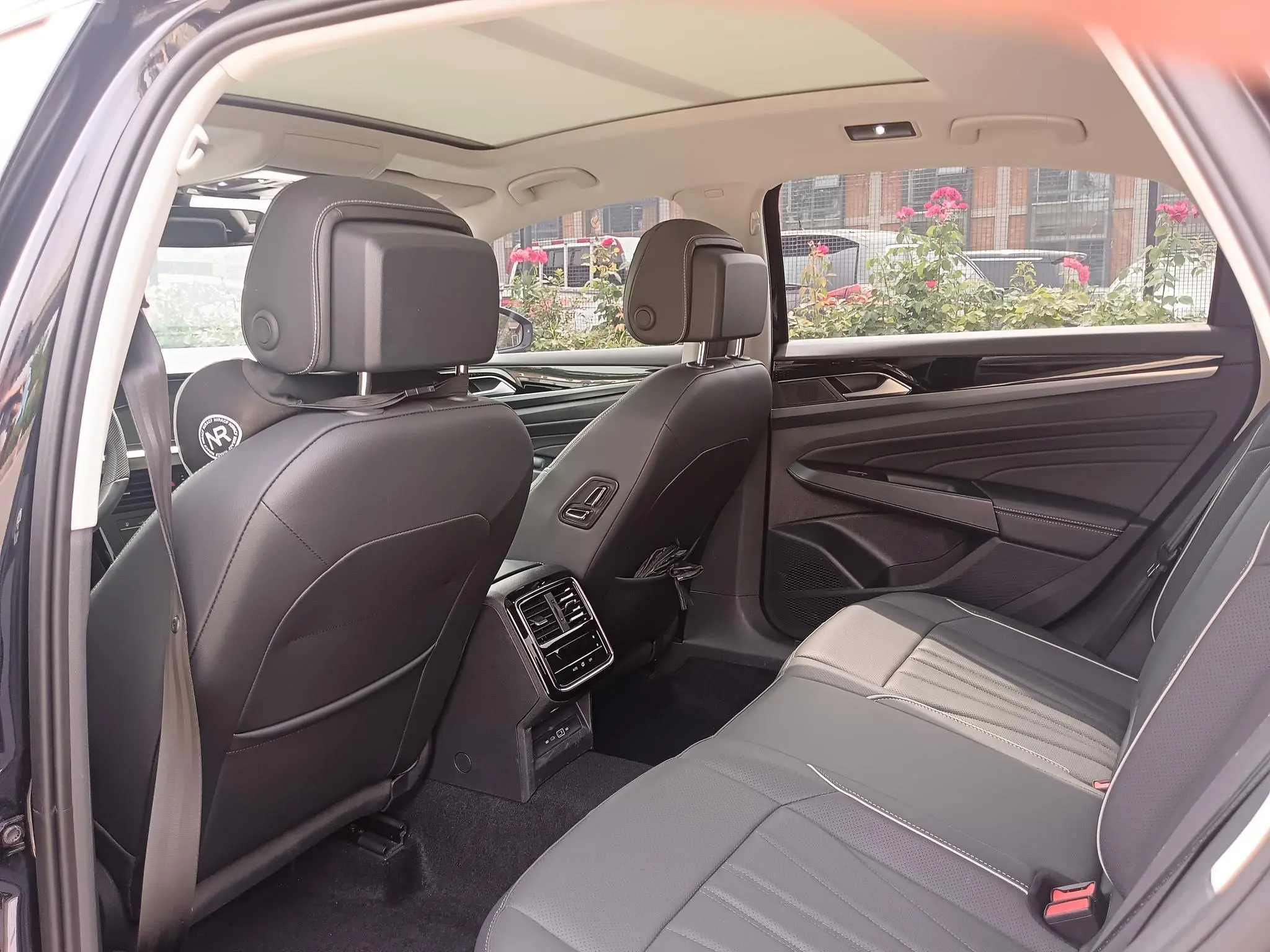 Volkswagen Passat Outstanding 380TSI Longteng Edition