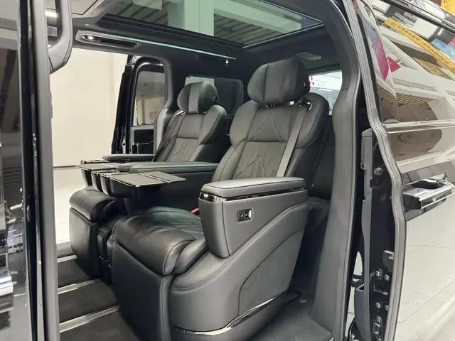 ZEEKR ZEEKR 009 Six-seater executive edition four-wheel drive 108kWh