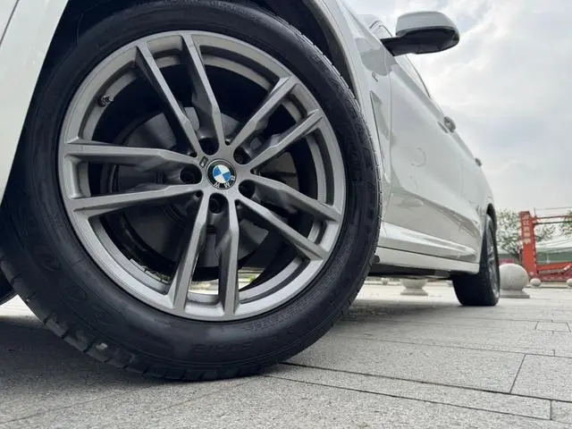 BMW BMW X3 xDrive28i M sports suit