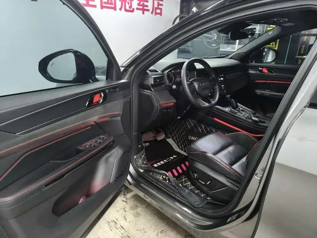 LYNK & CO Lynk 05 2.0TD four-wheel drive Halo