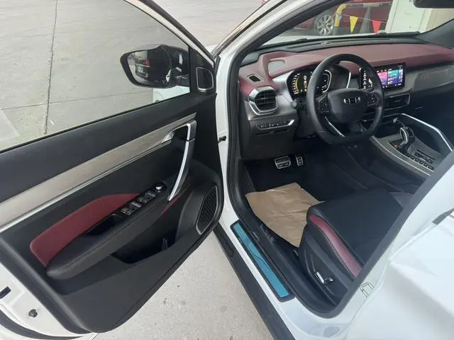 Geely Binyue PRO 260T DCT Battle