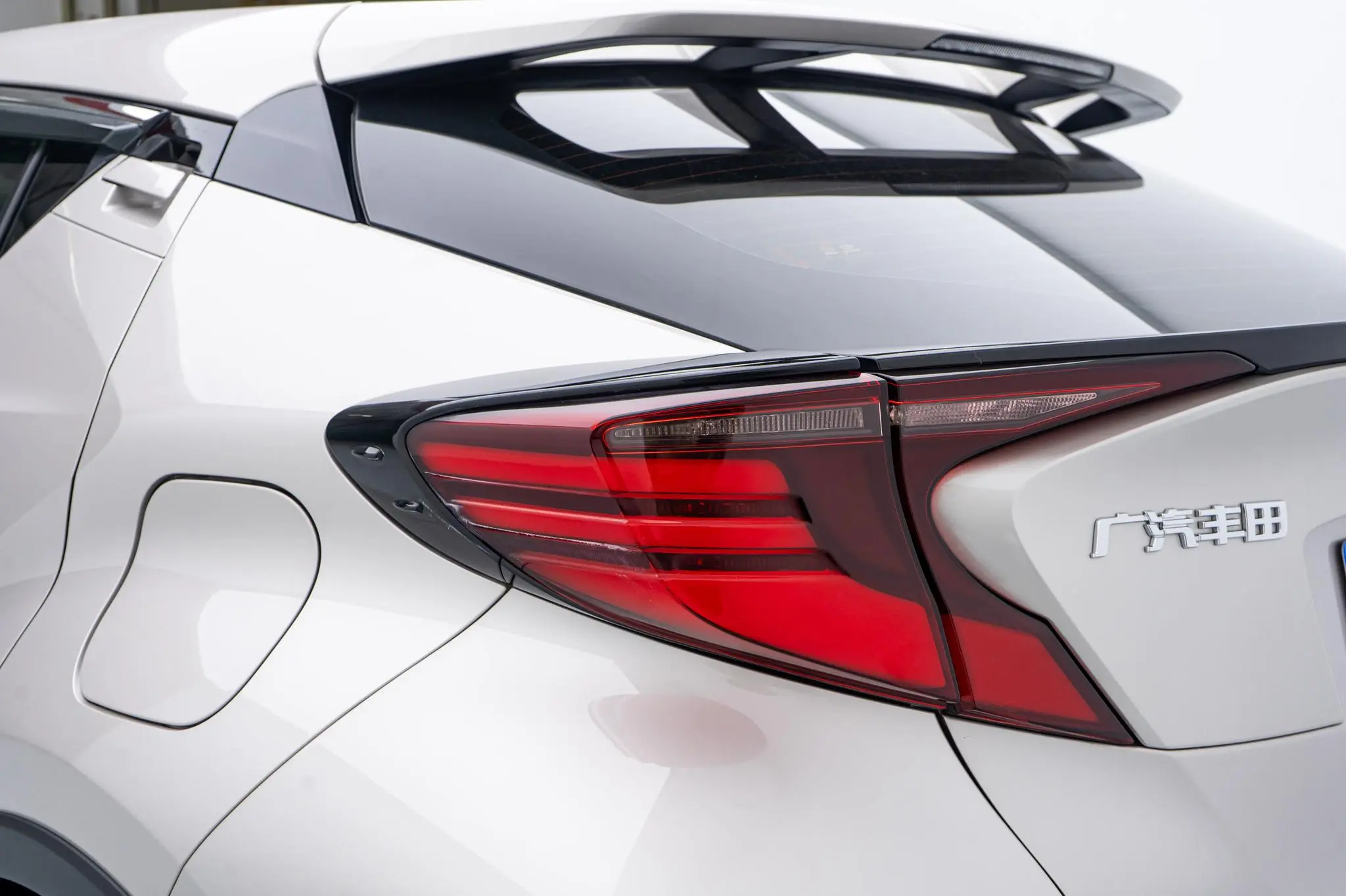 TOYOTA Toyota C-HR 2.0L Deluxe Edition