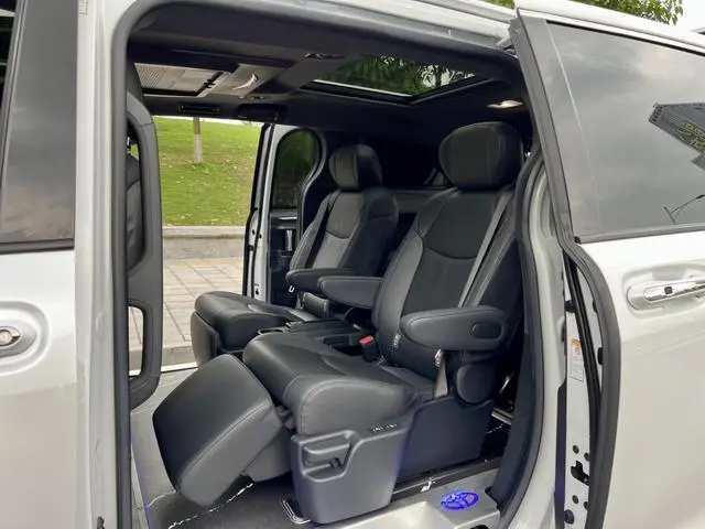 TOYOTA Saina 2.5L Hybrid Extreme Edition