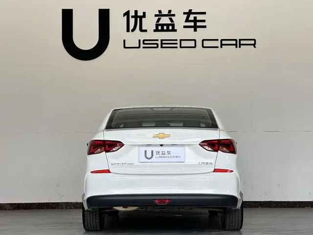 Chevrolet Cruze 320 automatic Enjoy Skylight version