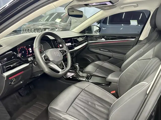 Volkswagen Passat 330TSI Starry Sky Deluxe Edition