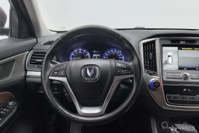 Changan Changan CS95 2.0T four-wheel drive Zhiyu Version