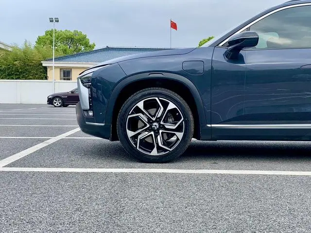 NIO NIO ES8 580KM base version six seats