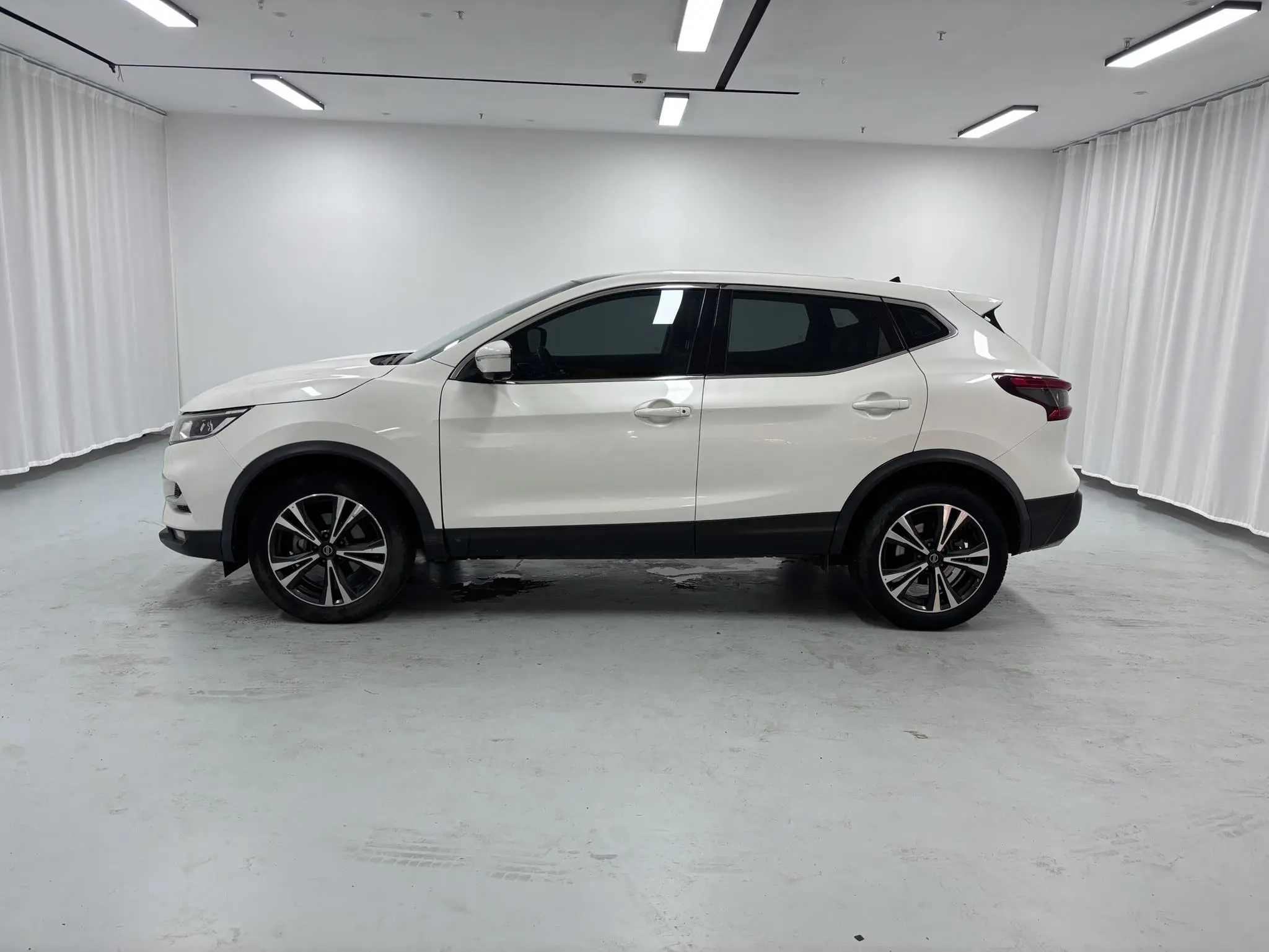Nissan Qashqai 2.0 L XV Prem Deluxe Edition