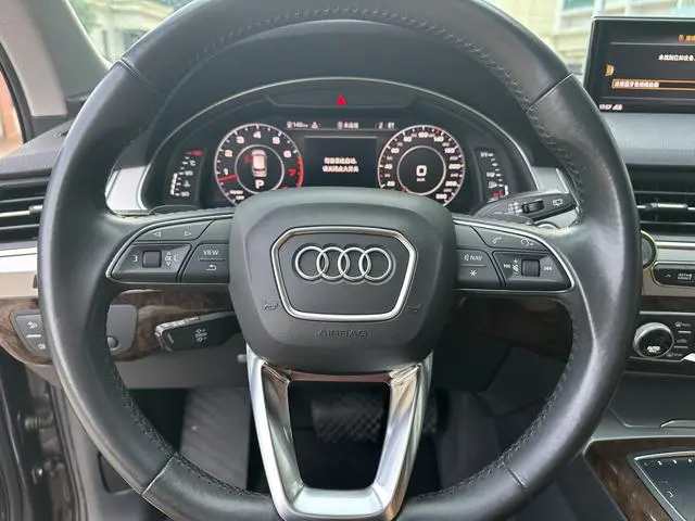 Audi Audi Q7 55 TFSI S line sporty