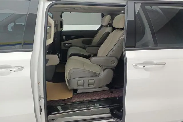 Kia Jiahua 2.0T flagship model