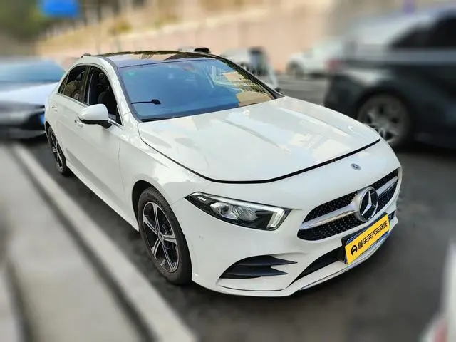 Mercedes-Benz Mercedes-Benz A-class Second facelift A 200 L sports sedan fashion version