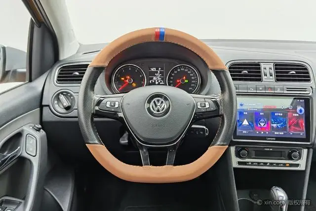 Volkswagen Polo 1.5L Cross Polo automatic