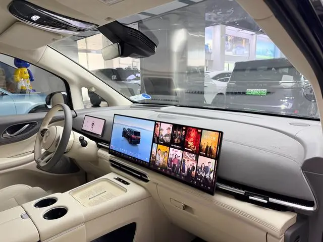 VOYAH Lantu Dreamer PHEV Four-wheel drive flagship Kunpeng Edition