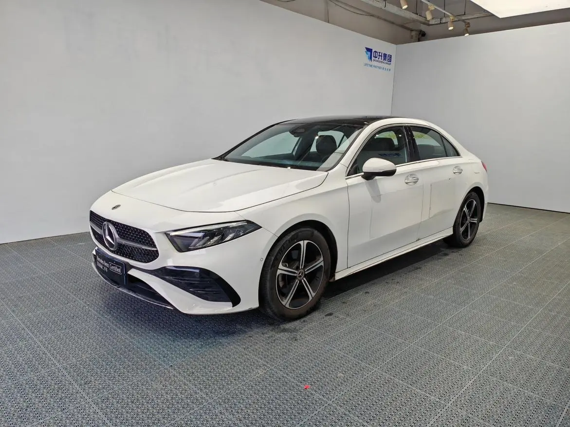 Mercedes-Benz Mercedes-Benz A-class A 200 L sports sedan fashion Version
