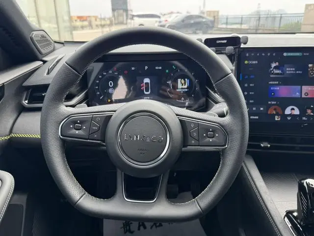 LYNK & CO Lynk 03 2.0 TD DCT Jin Pro