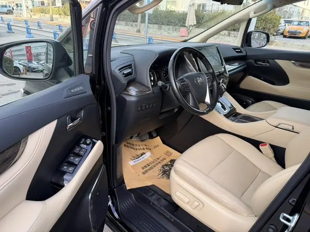 TOYOTA Wilfa Dual engine 2.5L HV Premium Edition