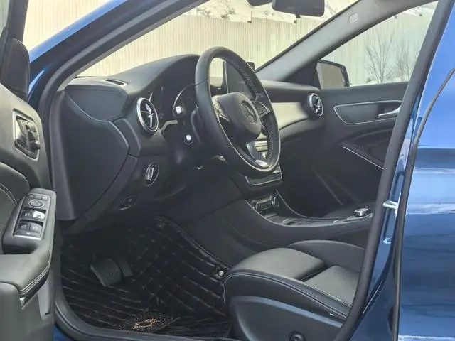 Mercedes-Benz Mercedes-Benz GLA GLA 220 4MATIC fashion type