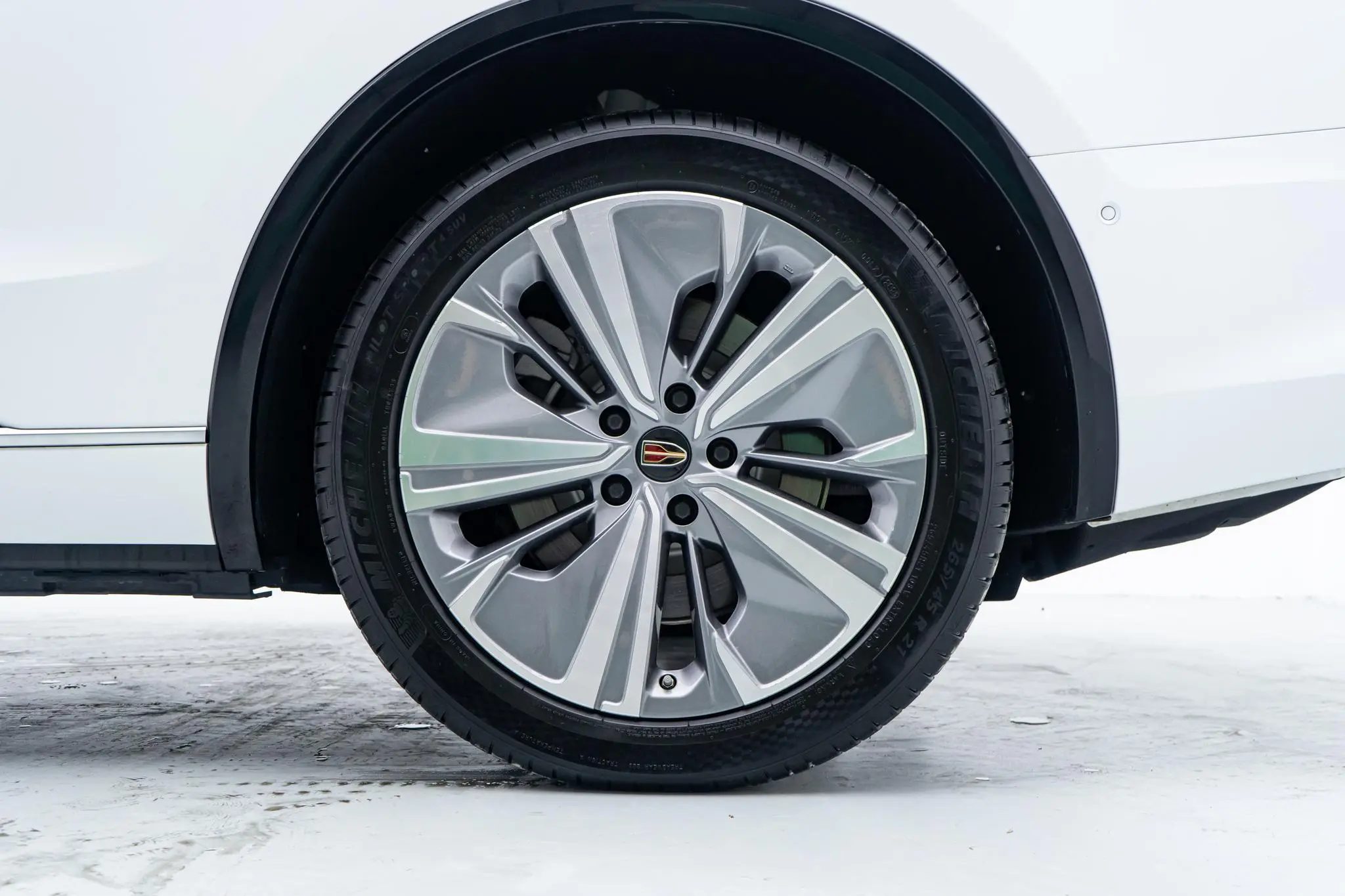 Hongqi Hongqi E-HS9 Facelifted 690km flag enjoy edition six-seater