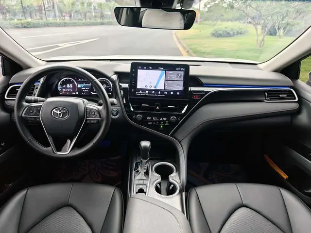 TOYOTA Camry 2.5G Deluxe Edition