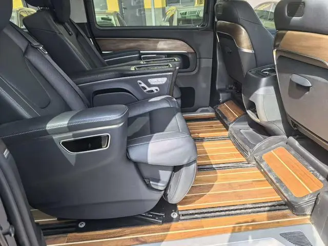 Mercedes-Benz Mercedes-Benz V-class V 260 L Long wheelbase Deluxe Edition