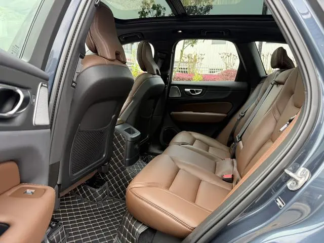 Volvo Volvo XC60 PHEV T8 four-wheel drive long battery life Zhiya Deluxe Edition