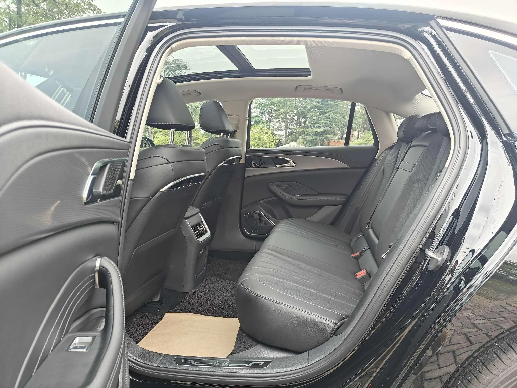 Hongqi Hongqi H5 2.0T Automatic Zhilian Qichang Version